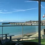 Un Balcon Sur La Mer, Acces Direct A La Granville