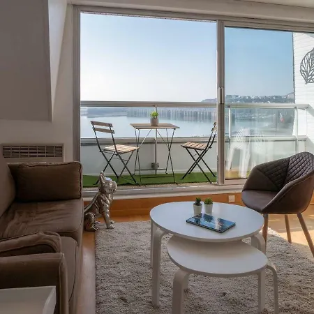 Un Balcon Sur La Mer, Acces Direct A La
