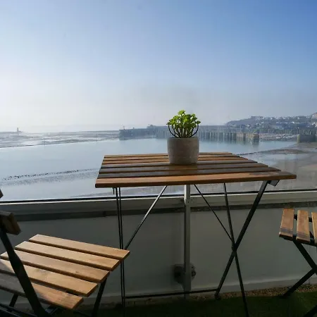 Appartement Un Balcon Sur La Mer, Acces Direct A La Granville
