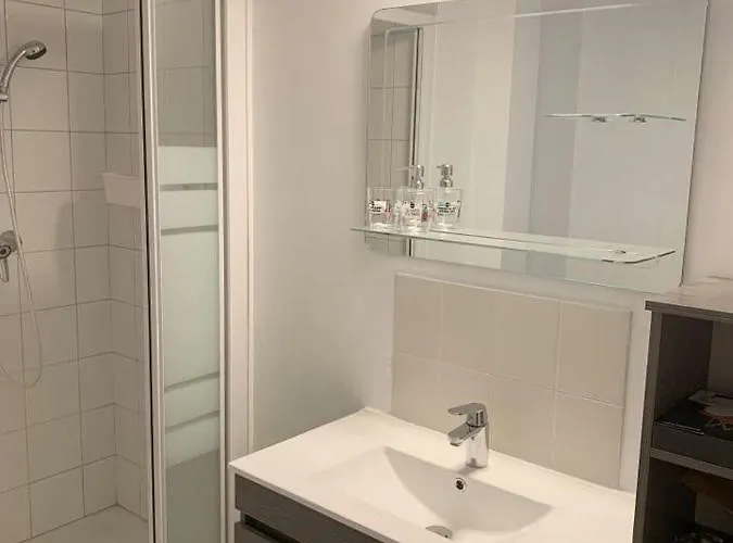 Un Balcon Sur La Mer, Acces Direct A La *